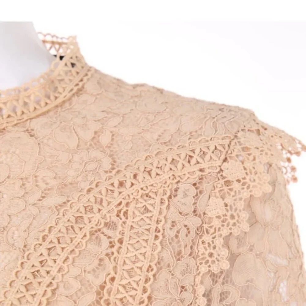 Zara long sleeve nude floral lace cropped top with zippered closure  | worn once